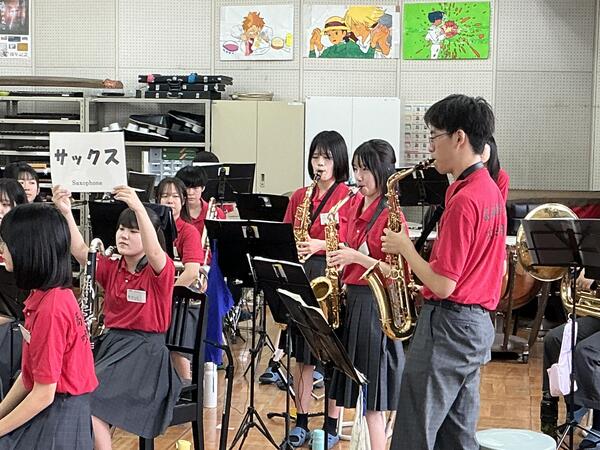 https://www.osaka-c.ed.jp/blog/takatsukikita/wind_music/IMG_2276.jpg