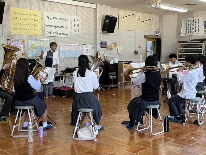 https://www.osaka-c.ed.jp/blog/takatsukikita/wind_music/IMG_2298.jpg