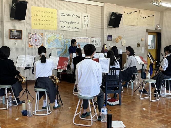 https://www.osaka-c.ed.jp/blog/takatsukikita/wind_music/IMG_2300.jpg