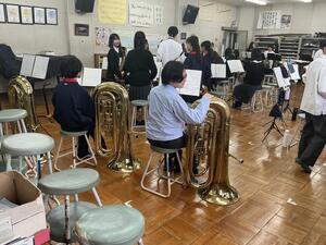 https://www.osaka-c.ed.jp/blog/takatsukikita/wind_music/IMG_2380.jpg