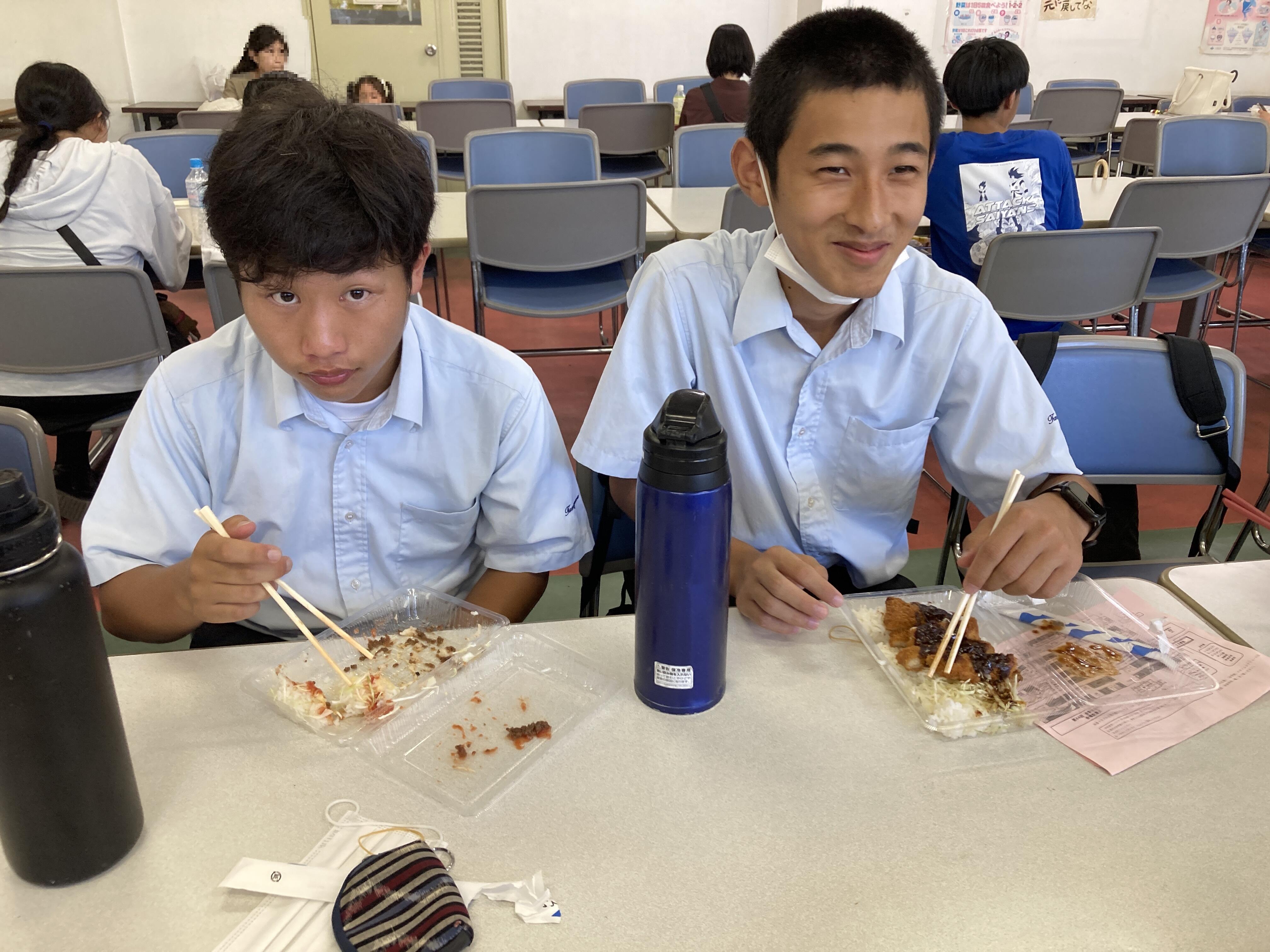 食堂　昼食.JPG