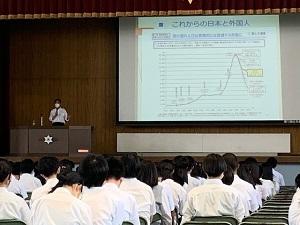 0609_３年人権講演会②.jpg