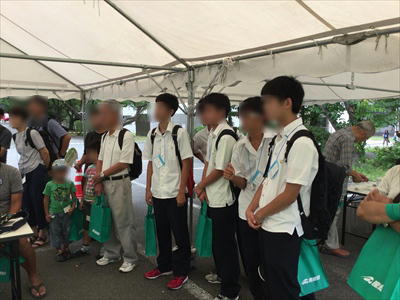 170826 説明を聞く.JPG