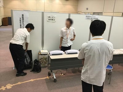 170826 ブース準備中.JPG