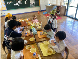 小１給食