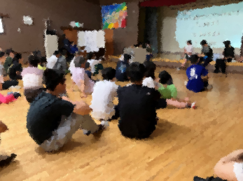 中３３