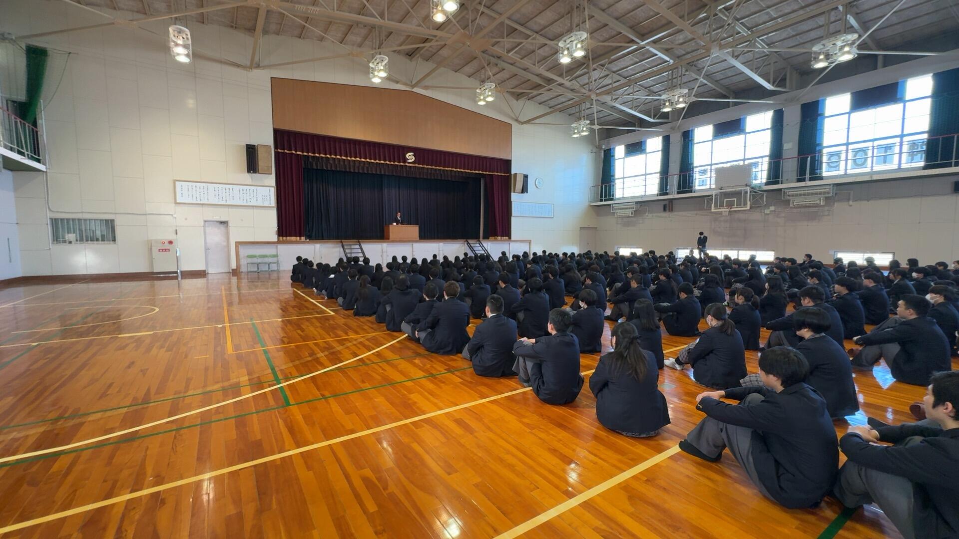 3学期終業式写真1 .JPG