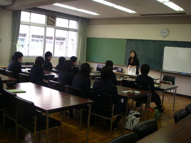 市岡高等学校画像