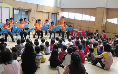 今工ブラバン保育所訪問演奏