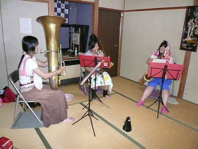 p[gKi