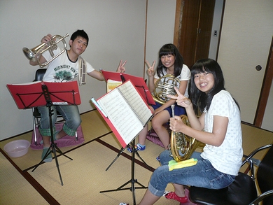 3人