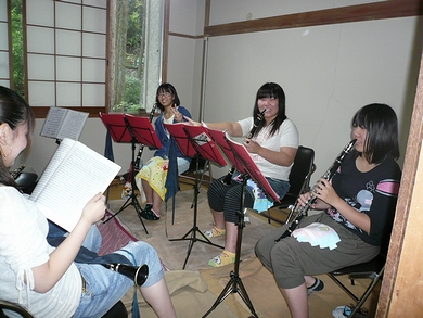 3人
