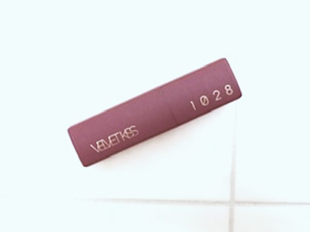 1028̃bv