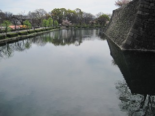 内濠の様子(東)