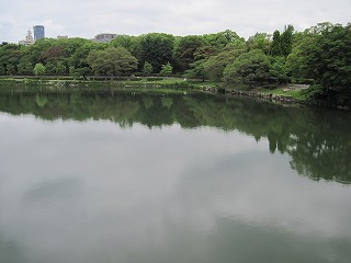 内濠の様子(西)