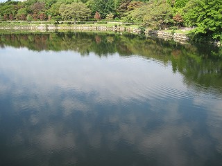 内濠の様子(西)