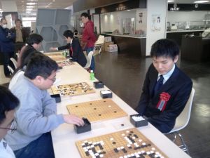 瀬戸7段プロに指導碁を打ってもらっています