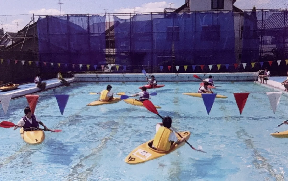プールでのカヌーの練習