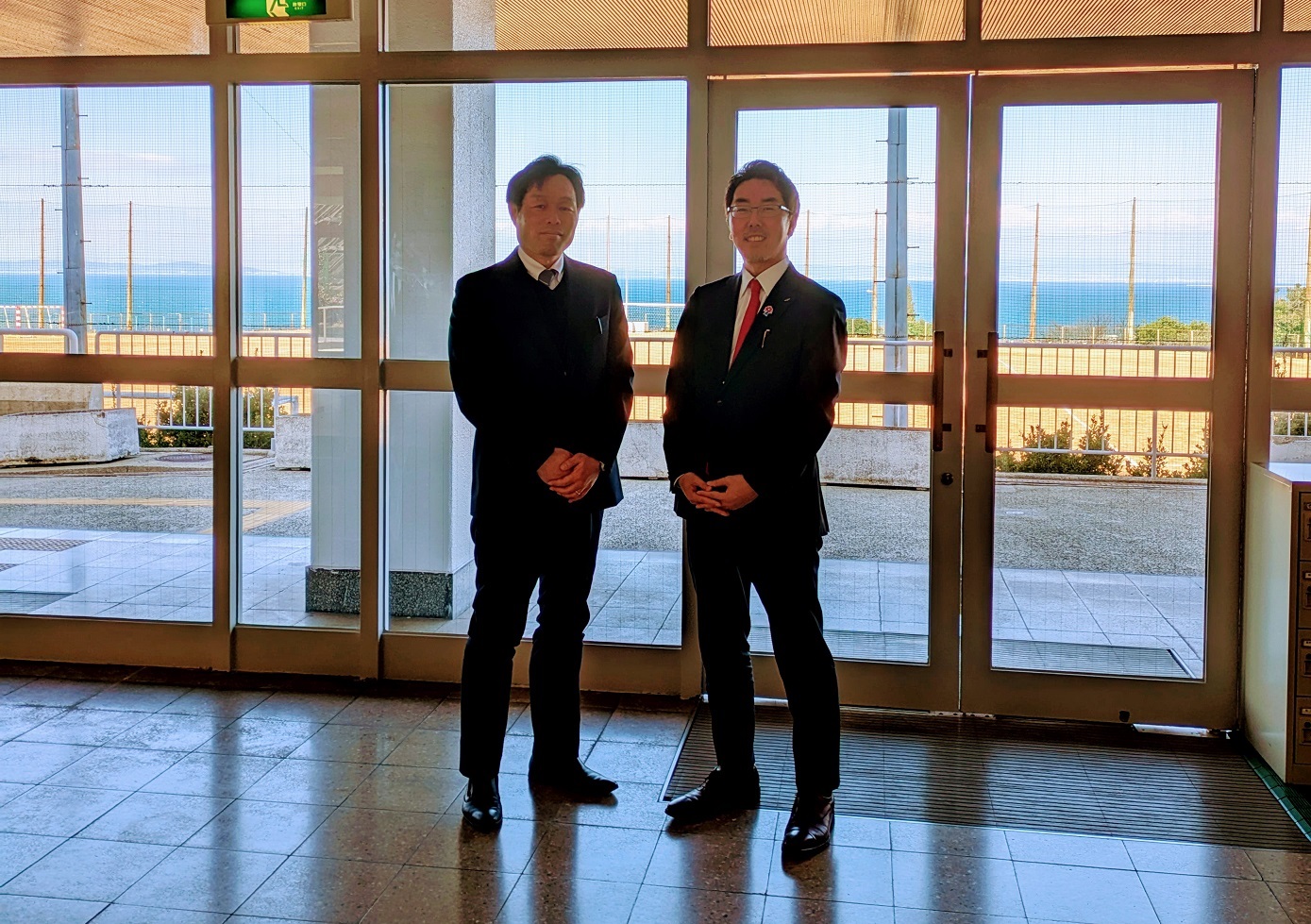 水野教育長と岸野校長