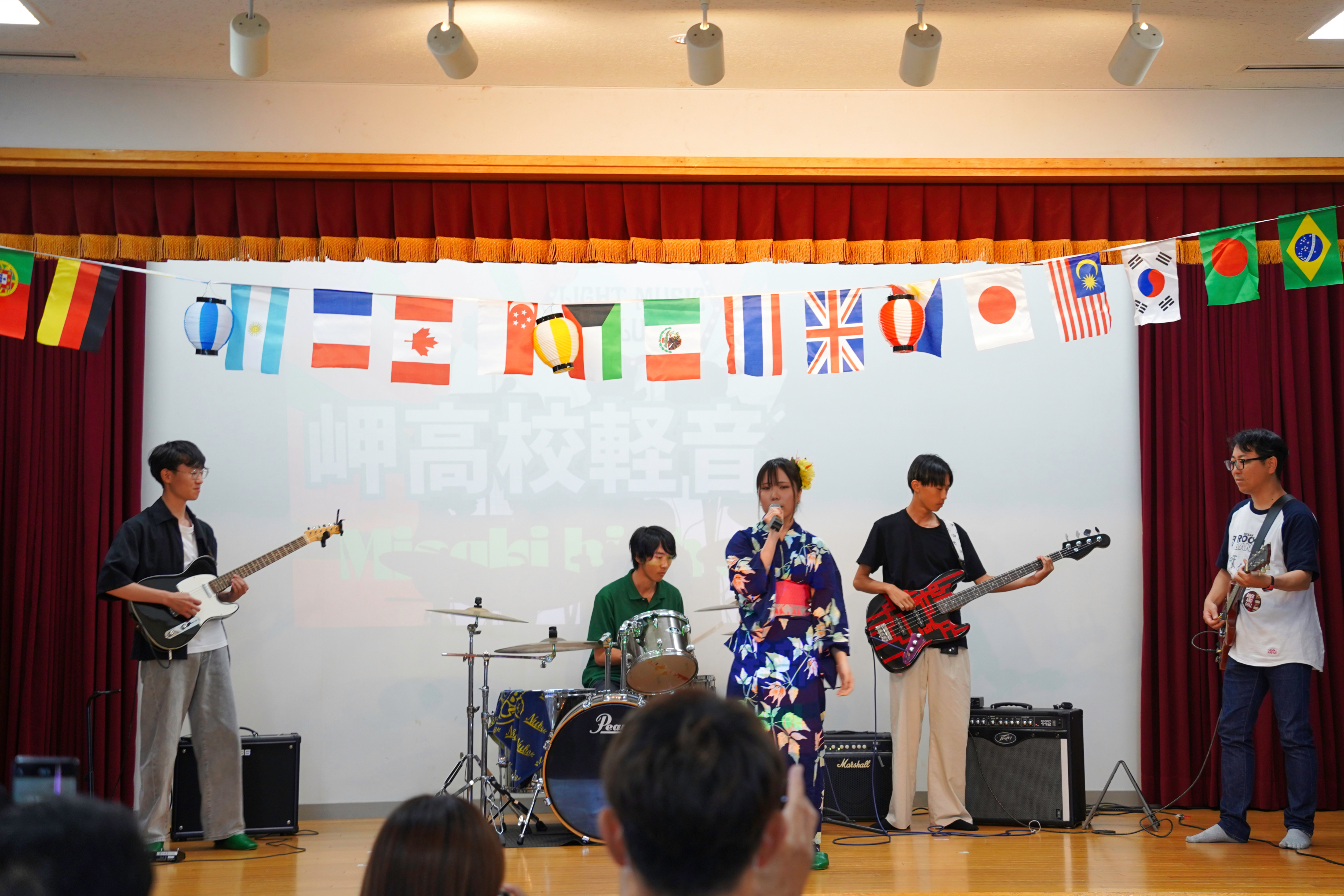 軽音・岬町国際交流祭りの様子2