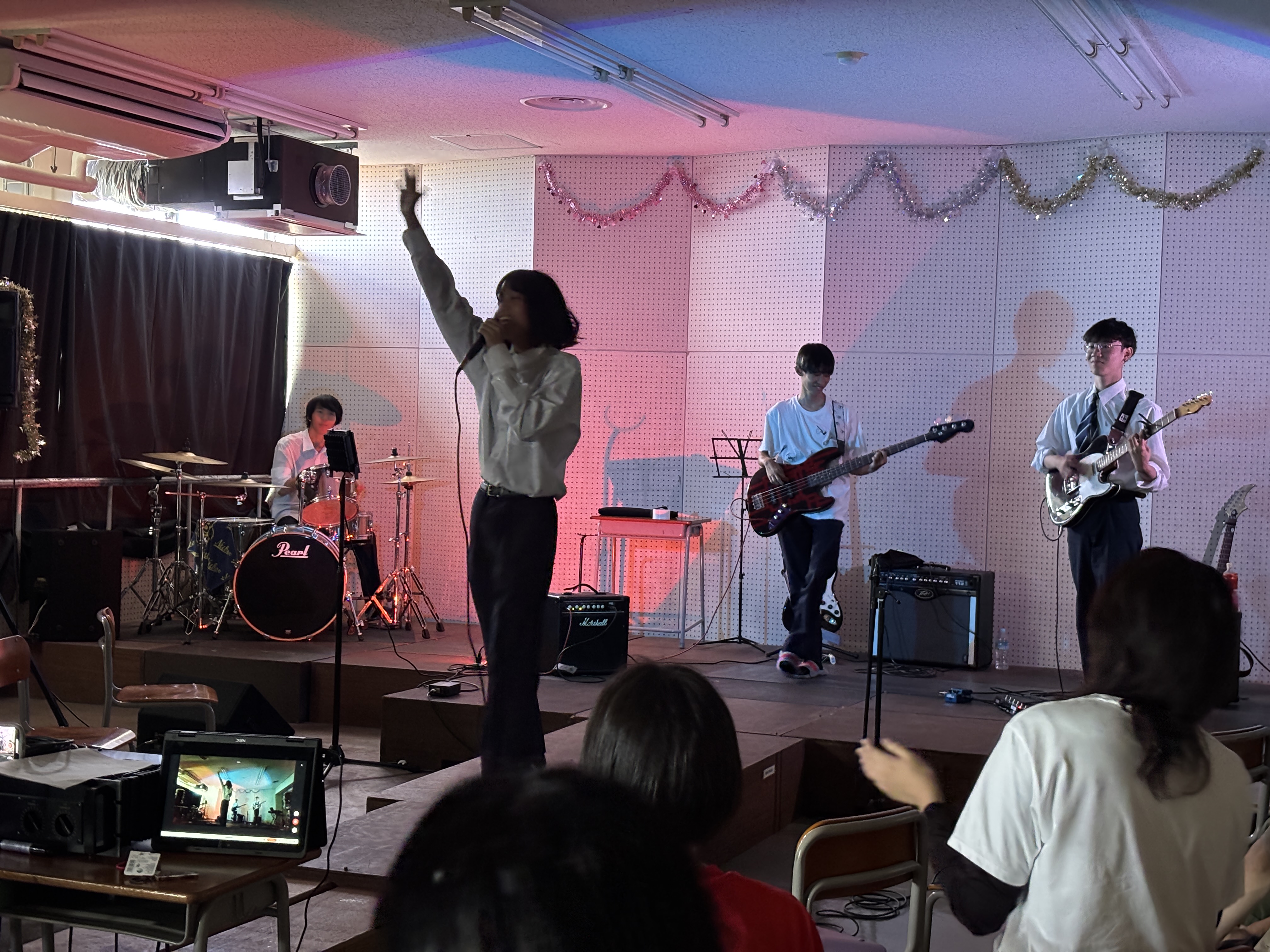軽音新歓ライブの様子2
