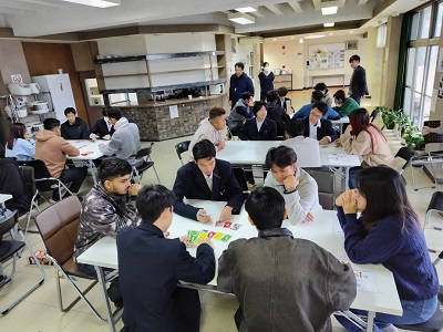 TOMONI日本語学校とアナログゲーム交流の様子1