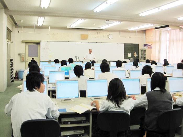 守口東高等学校校内画像