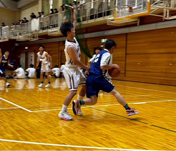 男子バスケットボール部の活動写真