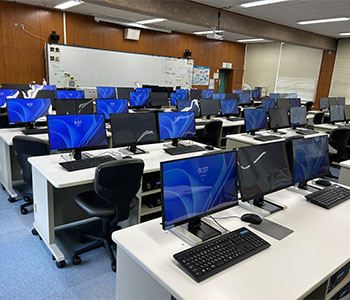 パソコンルーム