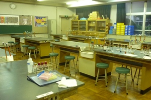 理科実験室の写真