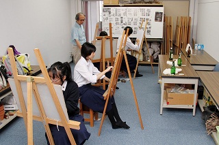 美術科「素描演習」 スクールライフ