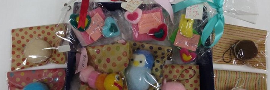 生活科学科 アクリルフェルトを使った、エコたわし&マスコット